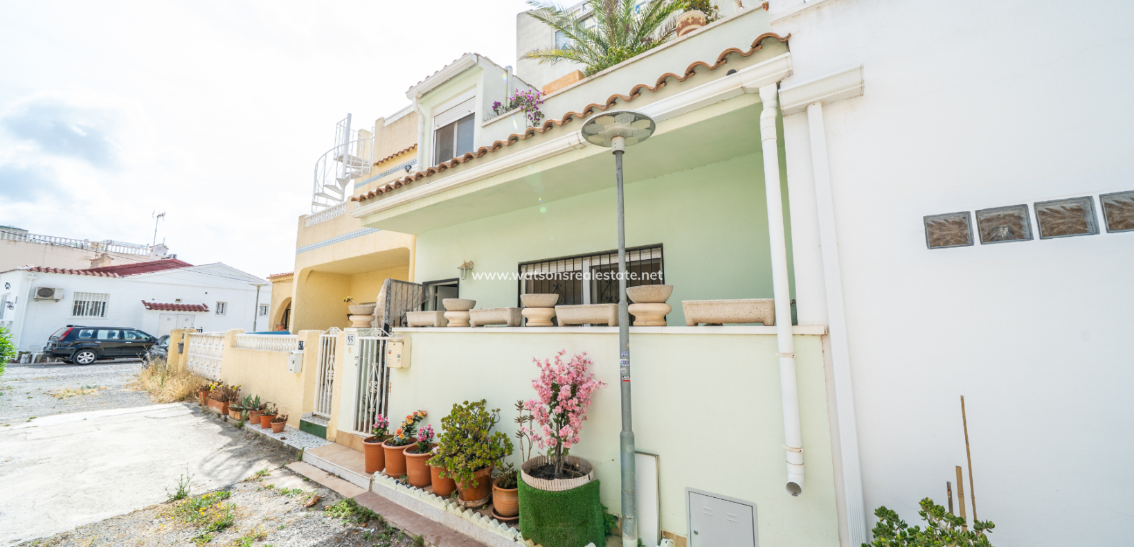 Resale - Reinhaus - Urb. La Marina