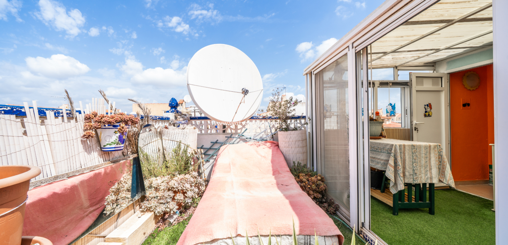 Resale - Reinhaus - Urb. La Marina