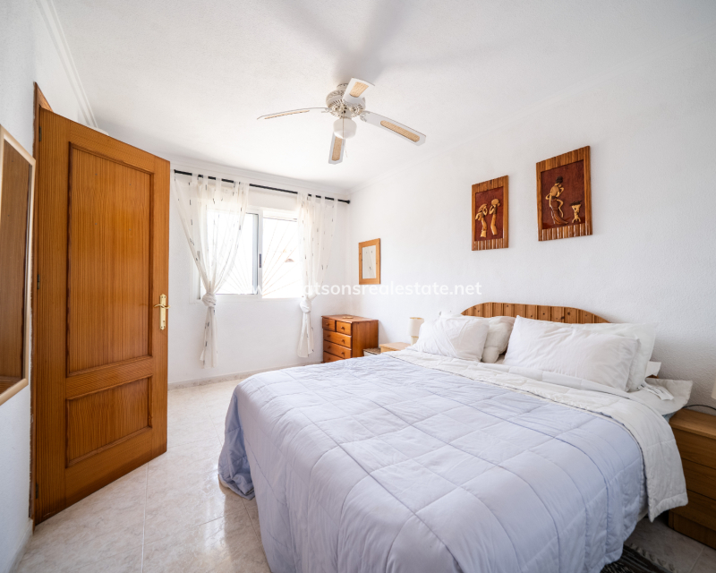 Resale - Reinhaus - Urb. La Marina