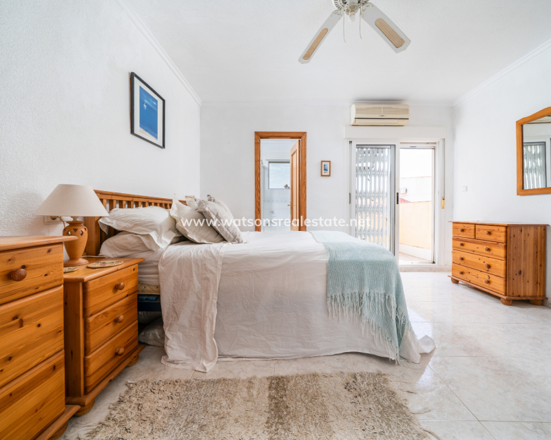 Resale - Reinhaus - Urb. La Marina