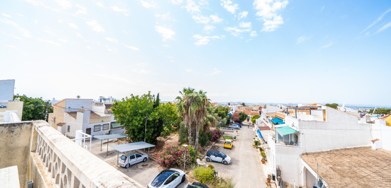 Resale - Reinhaus - Urb. La Marina