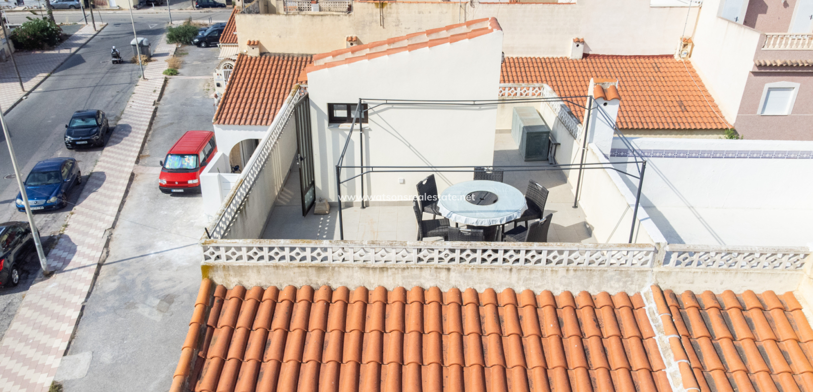 Resale - Reinhaus - Urb. La Marina