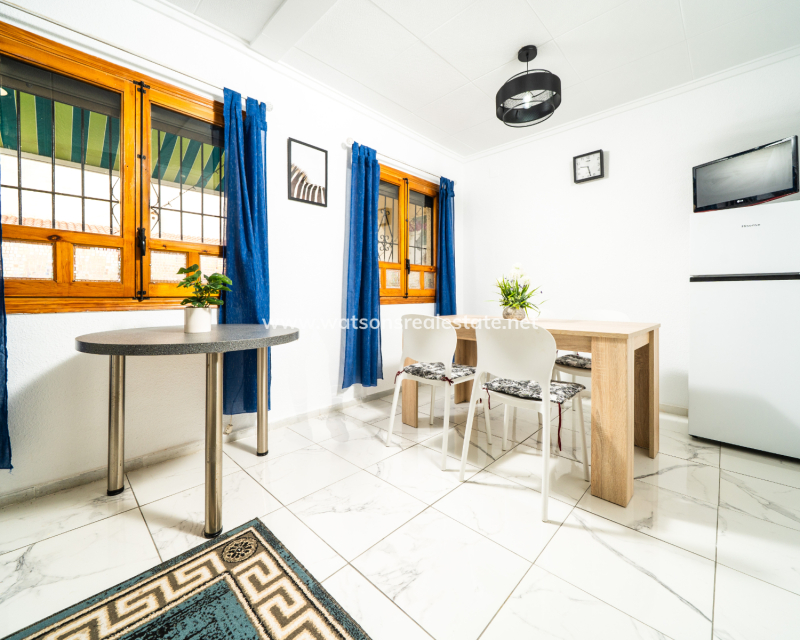 Resale - Reinhaus - Urb. La Marina