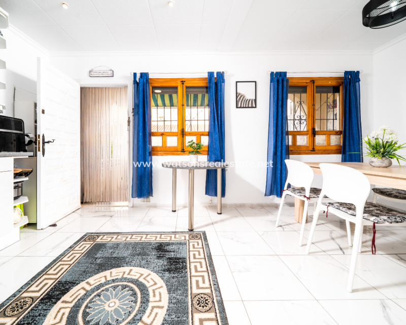 Resale - Reinhaus - Urb. La Marina