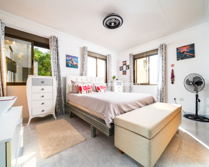 Resale - Reinhaus - Urb. La Marina