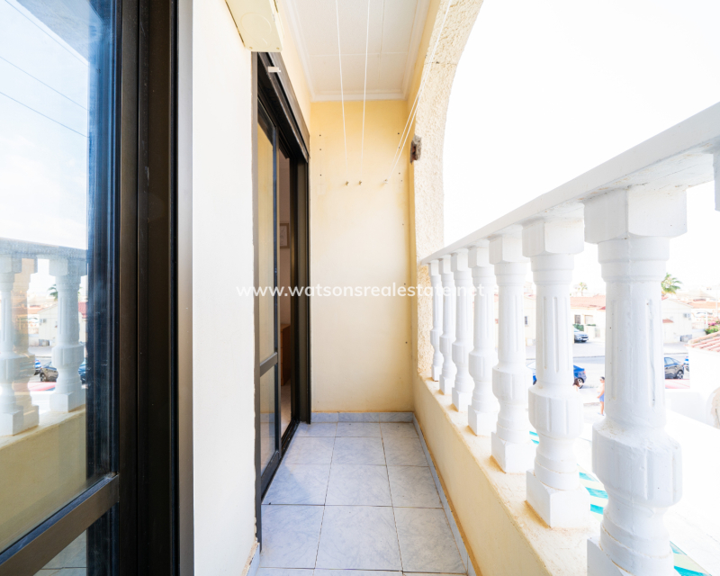 Resale - Reinhaus - Urb. La Marina