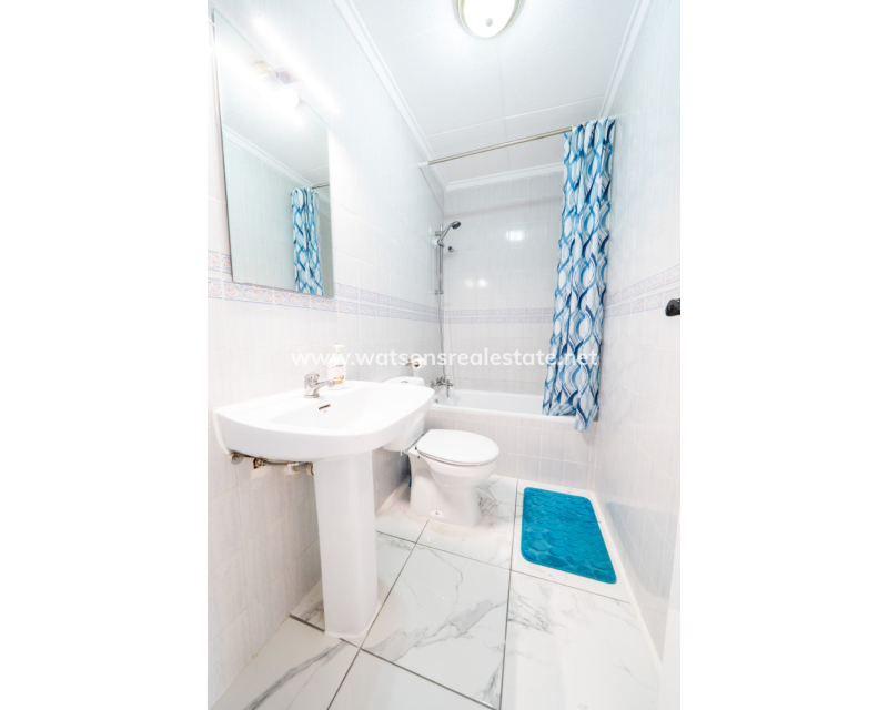 Resale - Reinhaus - Urb. La Marina