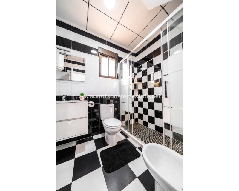 Resale - Reinhaus - Urb. La Marina