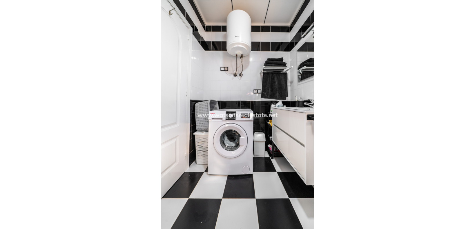 Resale - Reinhaus - Urb. La Marina