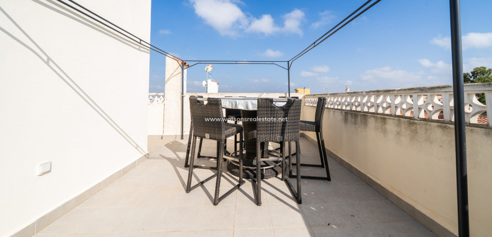 Resale - Reinhaus - Urb. La Marina