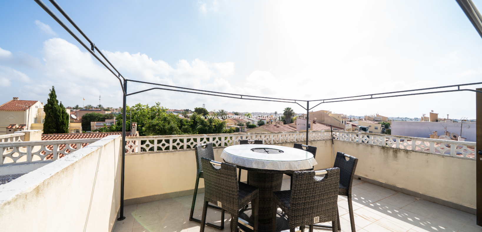 Resale - Reinhaus - Urb. La Marina