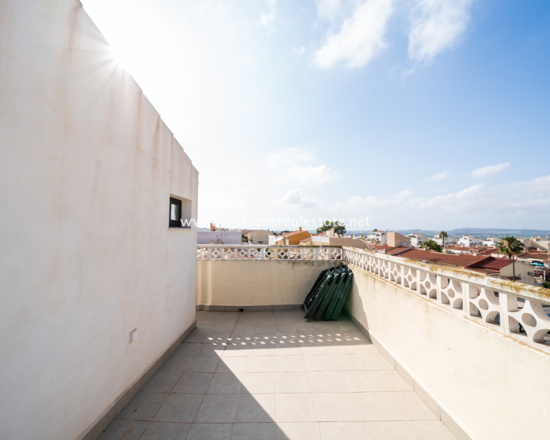Resale - Reinhaus - Urb. La Marina