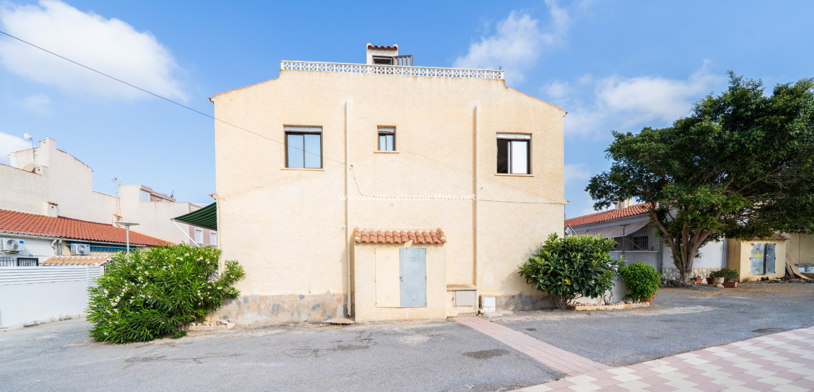 Resale - Reinhaus - Urb. La Marina