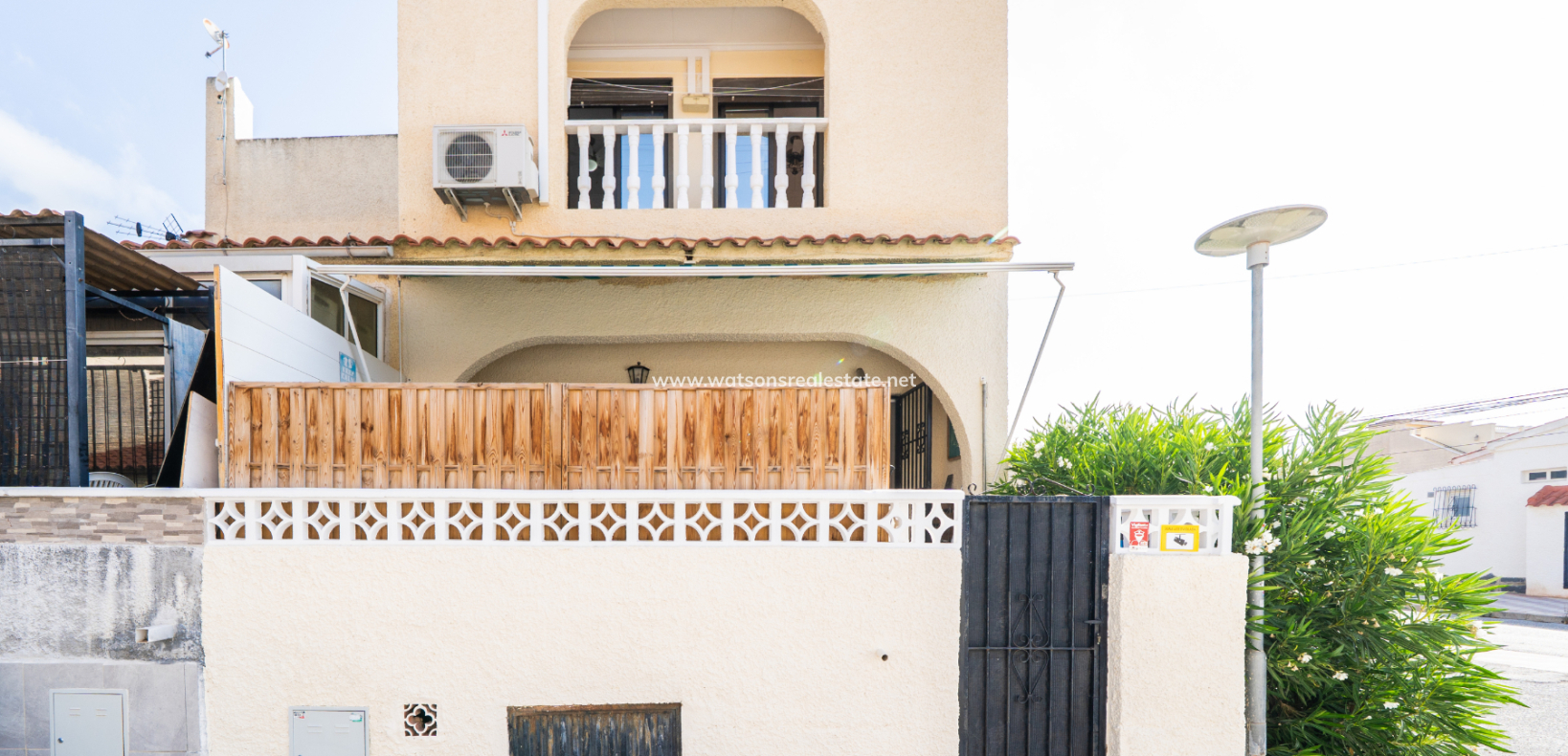 Resale - Reinhaus - Urb. La Marina