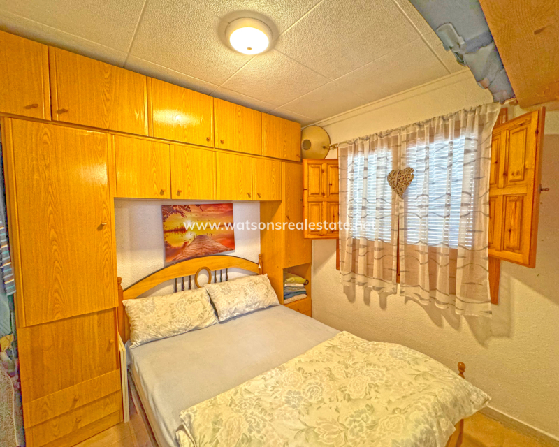 Resale - Reinhaus - Urb. La Marina