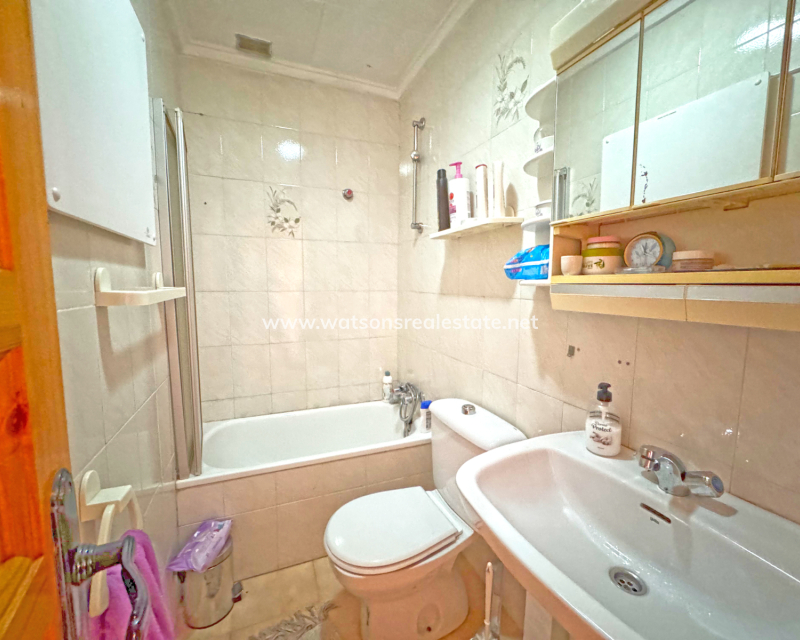 Resale - Reinhaus - Urb. La Marina