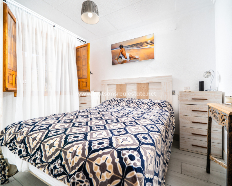 Resale - Reinhaus - Urb. La Marina