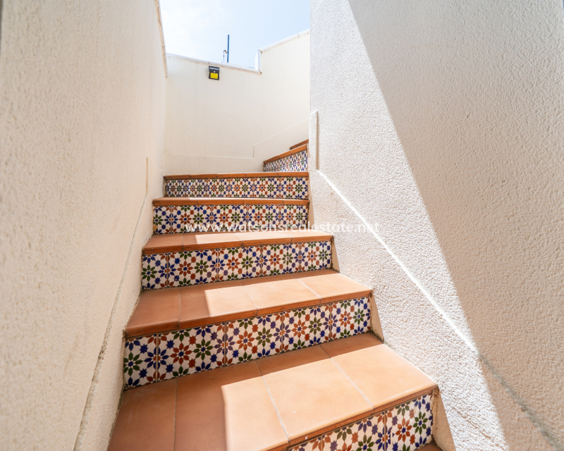 Resale - Semi-Detached - Daya Nueva