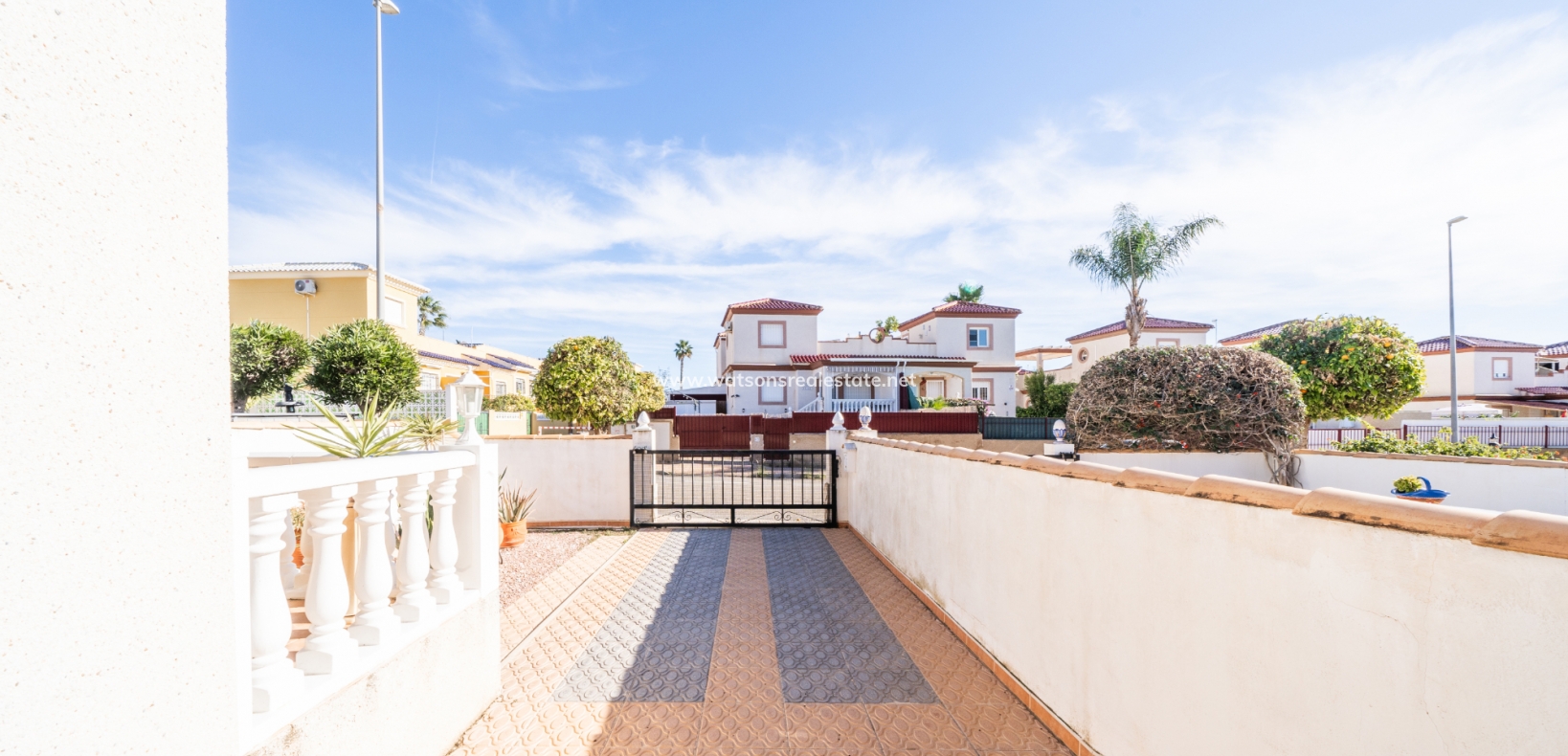 Resale - Semi-Detached - Urb. La Marina