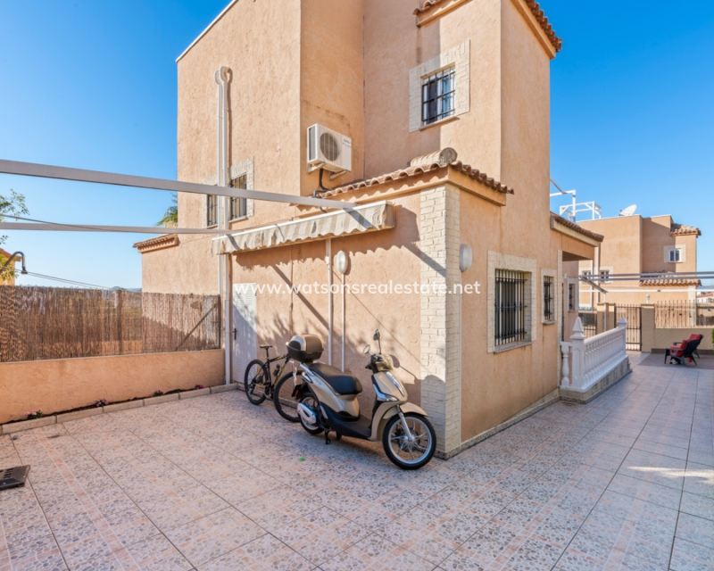 Resale - Semi-Detached - Urb. La Marina