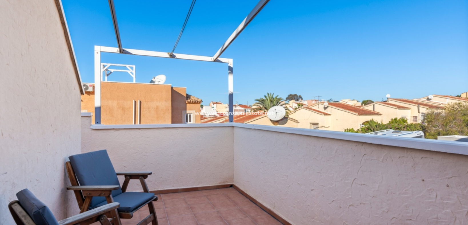 Resale - Semi-Detached - Urb. La Marina