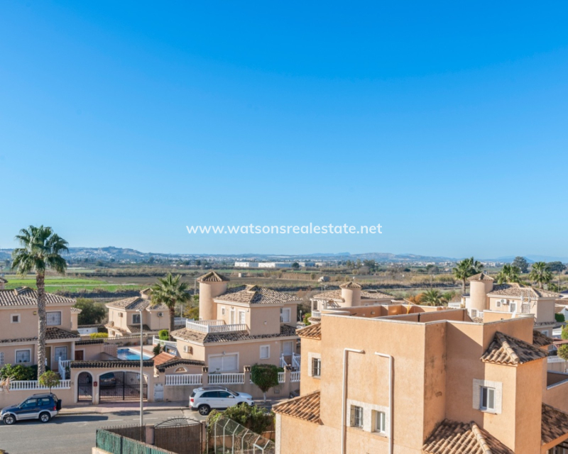 Resale - Semi-Detached - Urb. La Marina