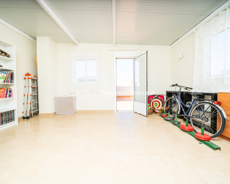 Resale - Semi-Detached - Urb. La Marina