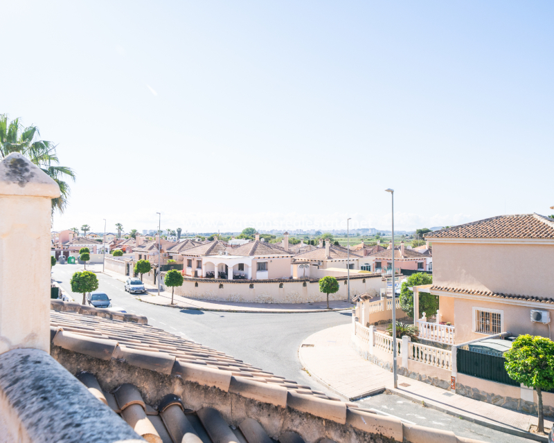 Resale - Semi-Detached - Urb. La Marina