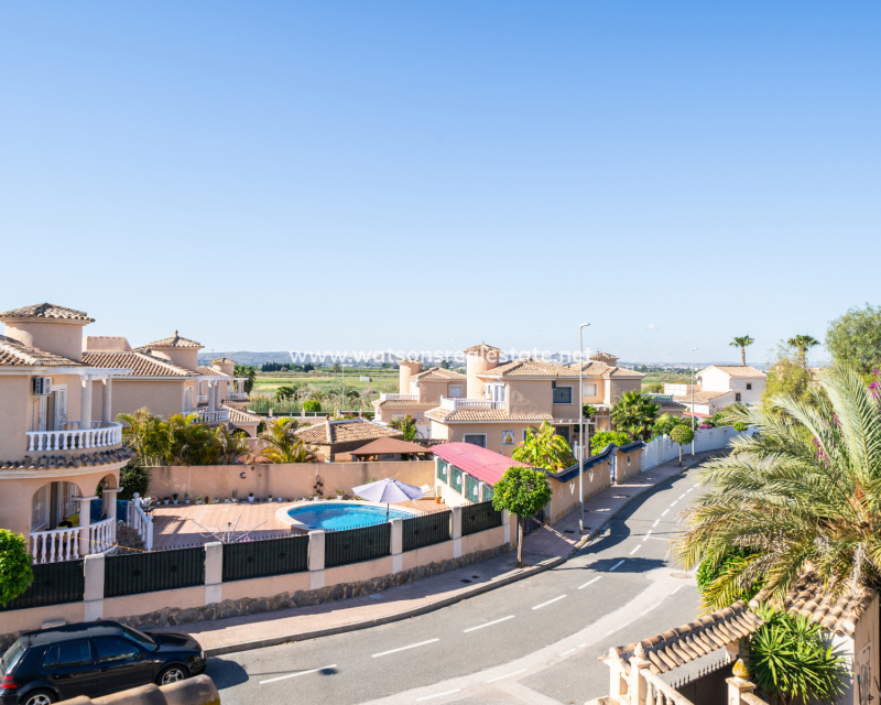 Resale - Semi-Detached - Urb. La Marina