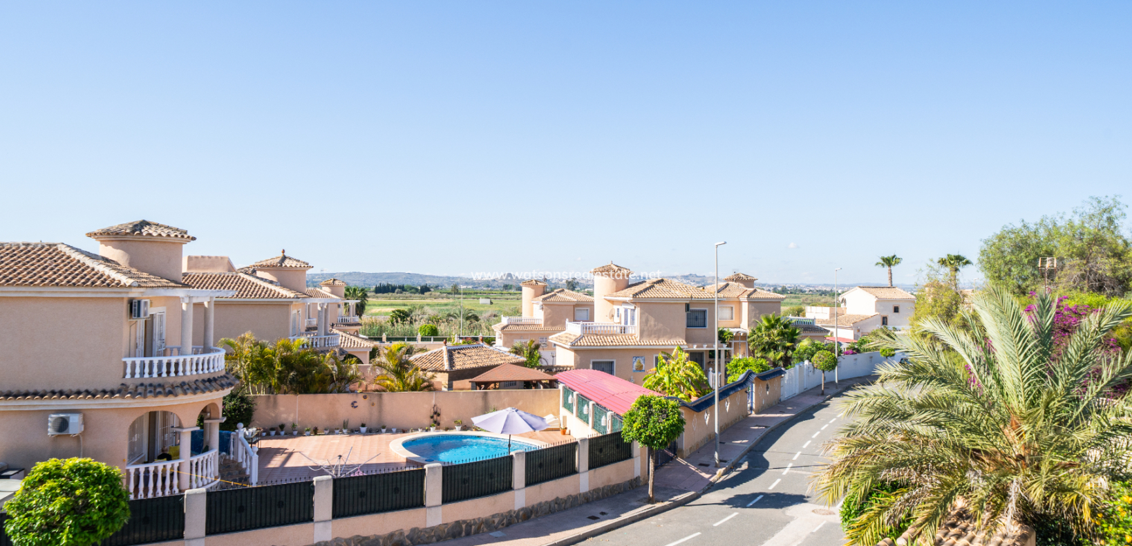 Resale - Semi-Detached - Urb. La Marina