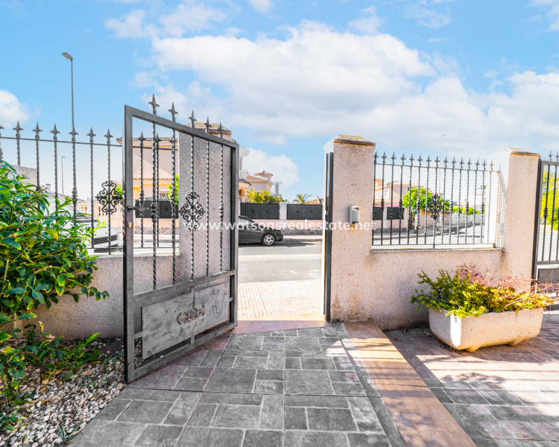 Resale - Semi-Detached - Urb. La Marina