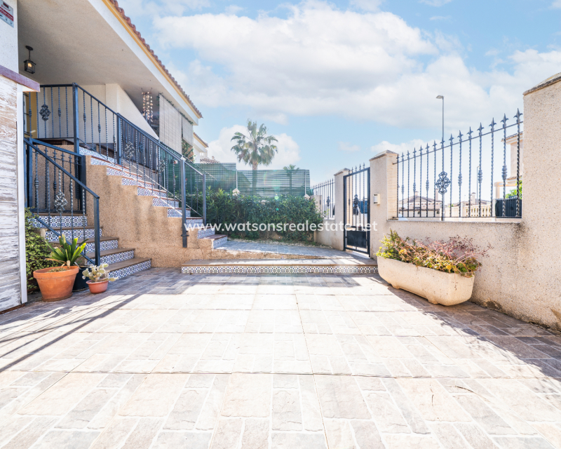 Resale - Semi-Detached - Urb. La Marina