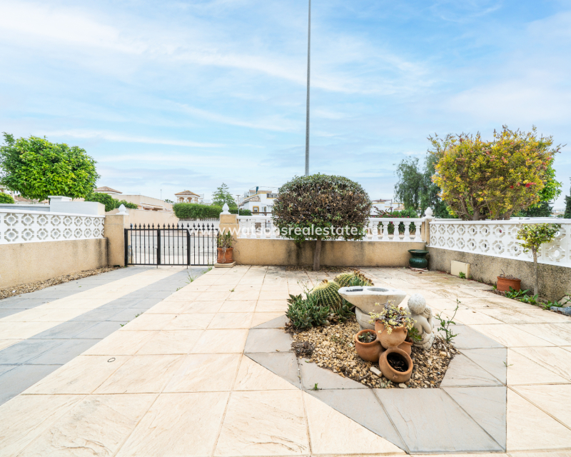 Resale - Semi-Detached - Urb. La Marina