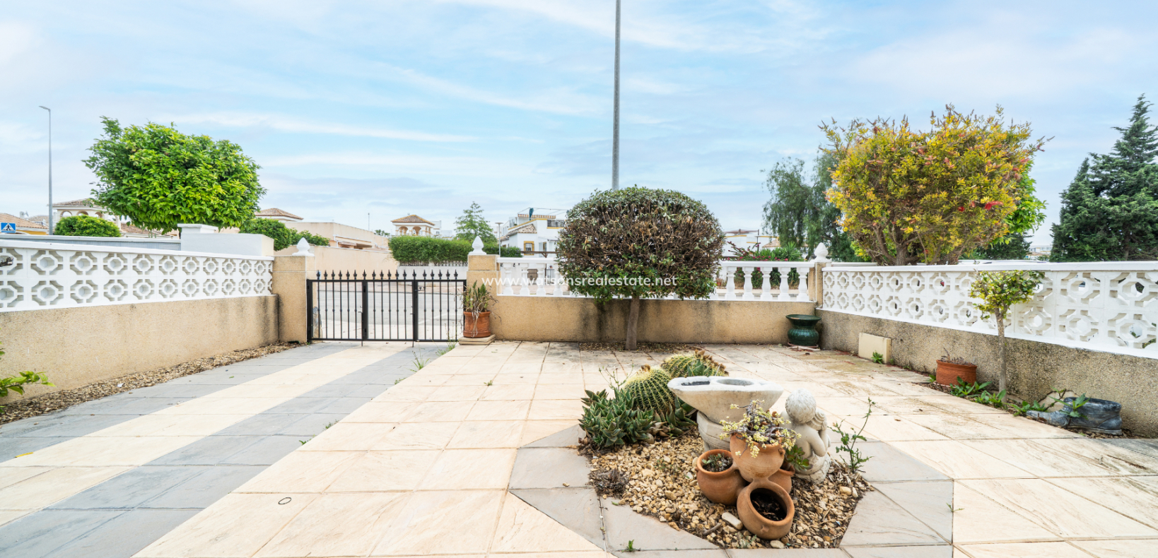 Resale - Semi-Detached - Urb. La Marina