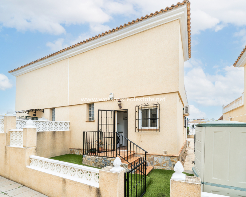 Resale - Semi-Detached - Urb. La Marina