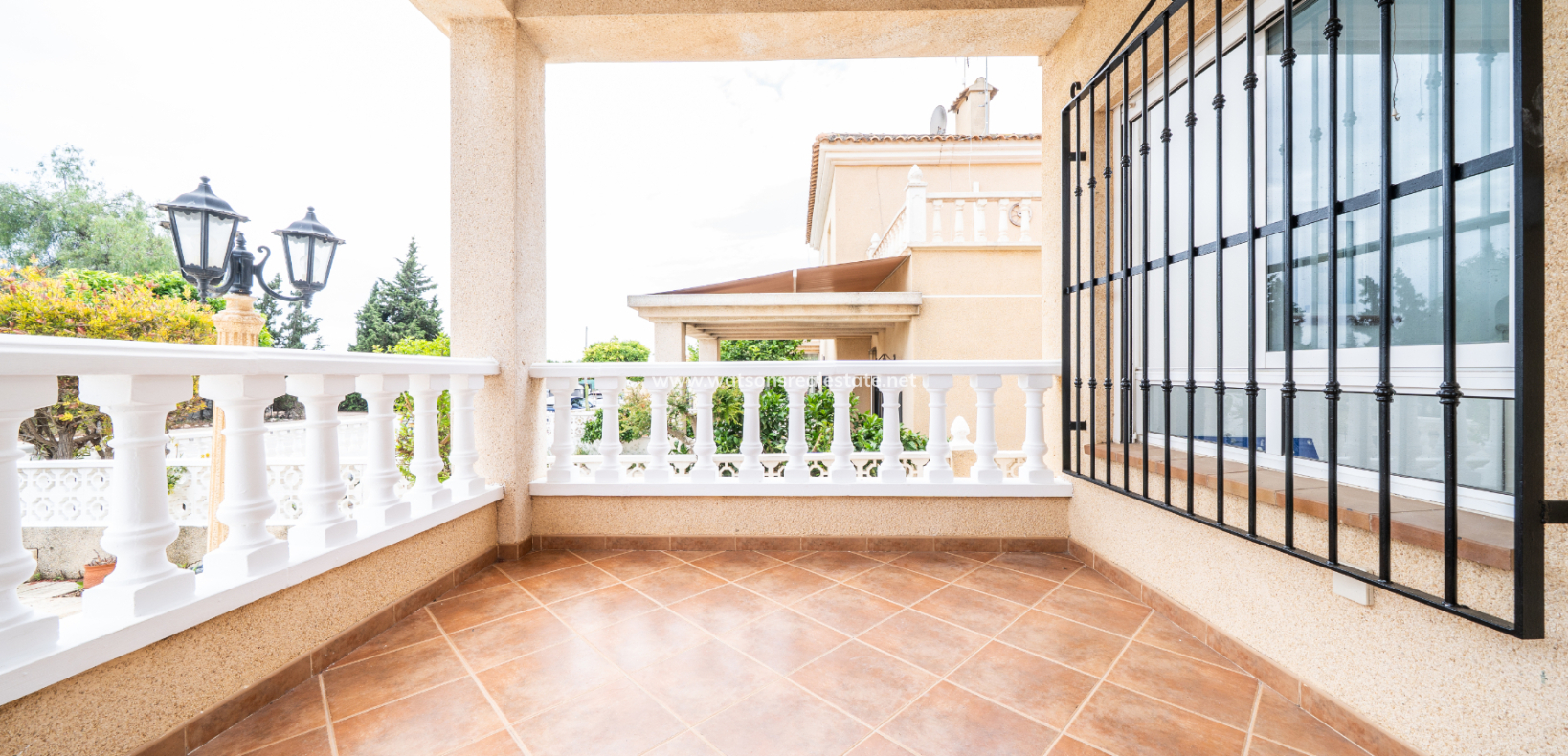 Resale - Semi-Detached - Urb. La Marina