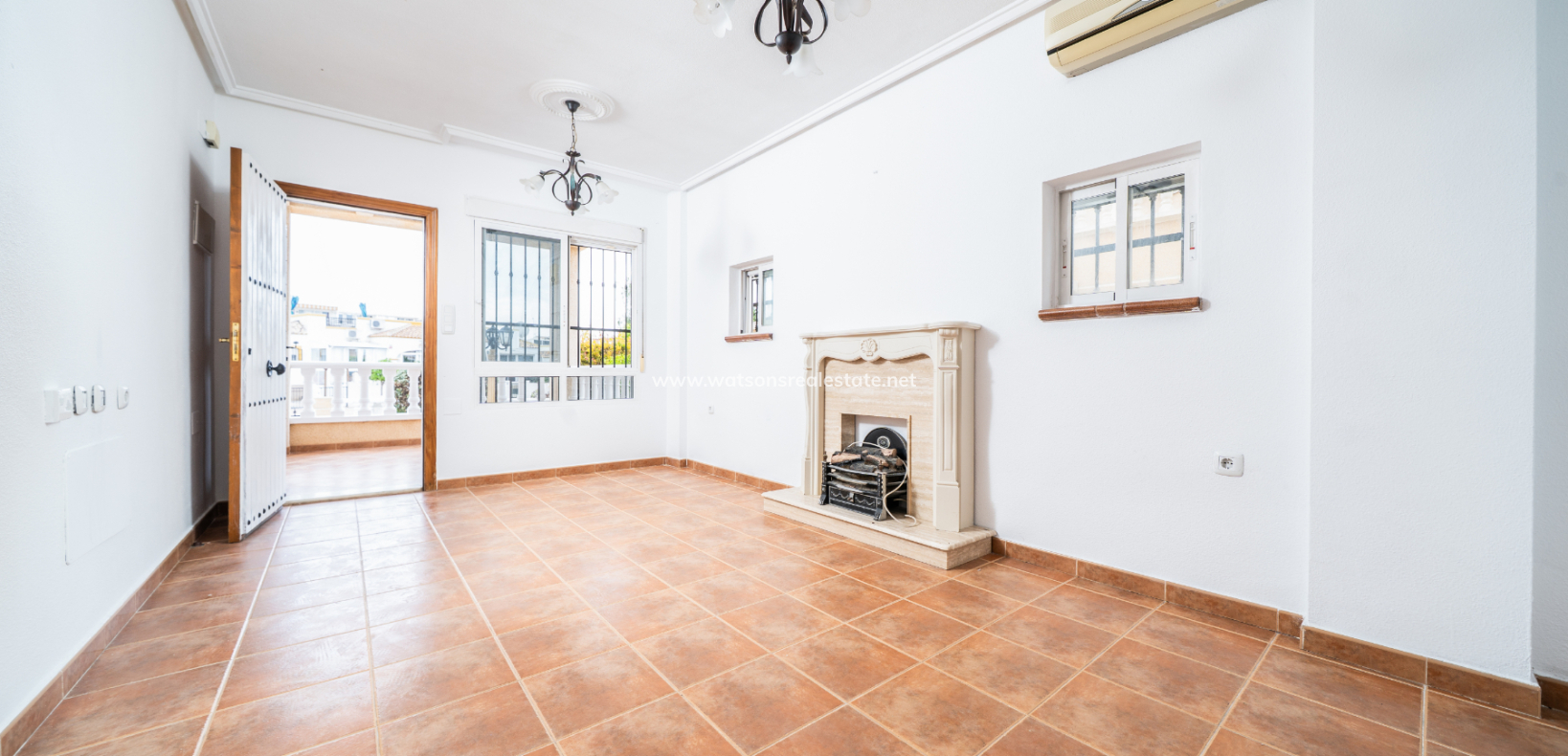 Resale - Semi-Detached - Urb. La Marina