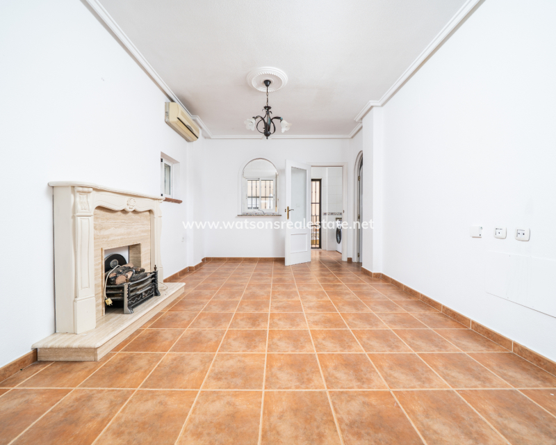 Resale - Semi-Detached - Urb. La Marina