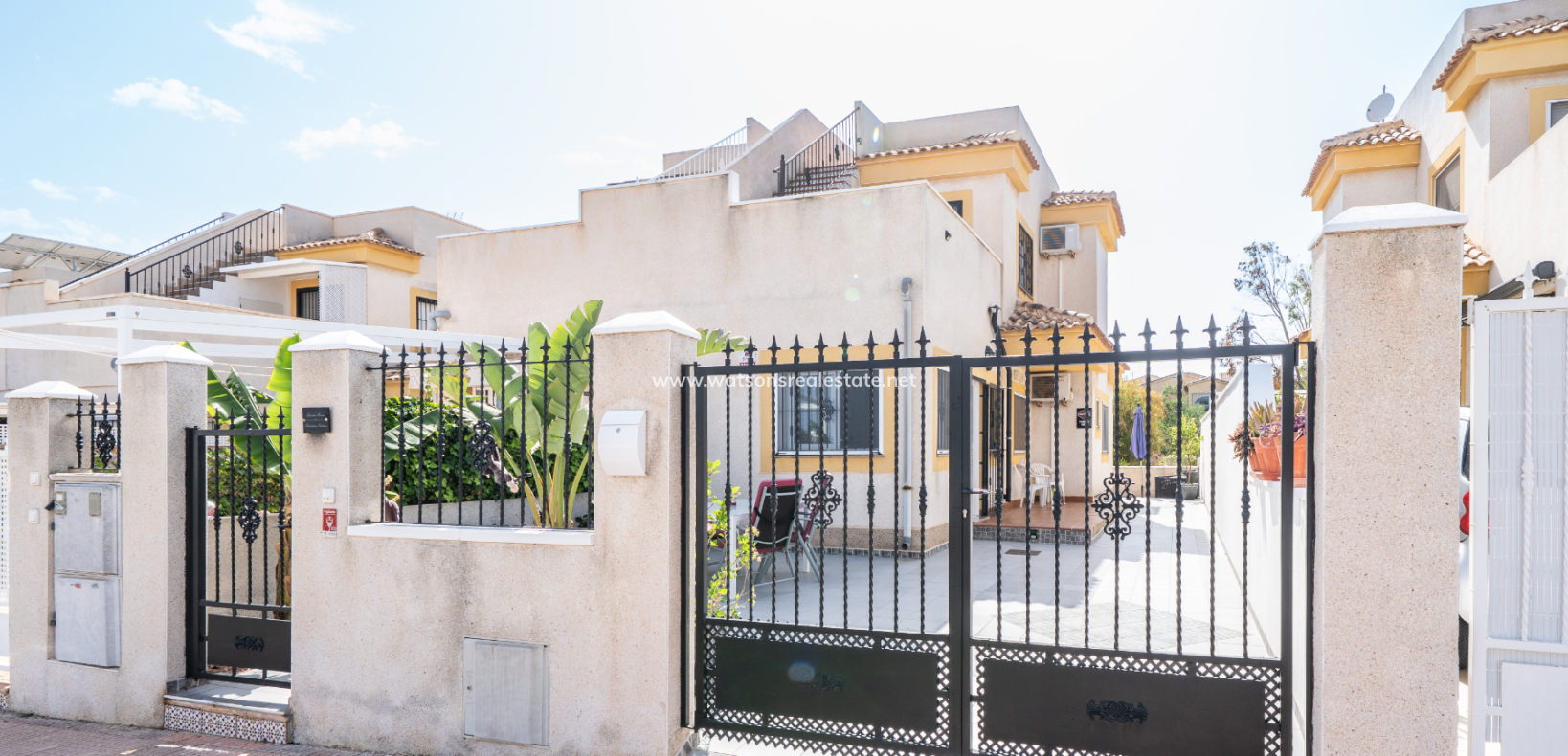 Resale - Semi-Detached - Urb. La Marina