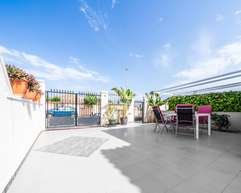 Resale - Semi-Detached - Urb. La Marina