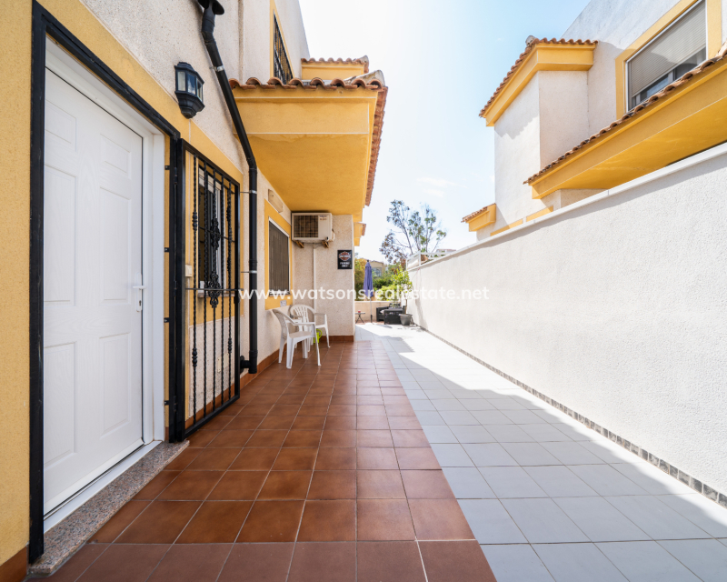 Resale - Semi-Detached - Urb. La Marina