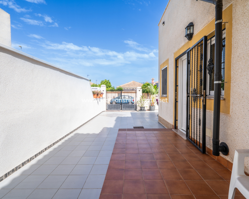 Resale - Semi-Detached - Urb. La Marina