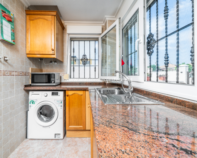 Resale - Semi-Detached - Urb. La Marina