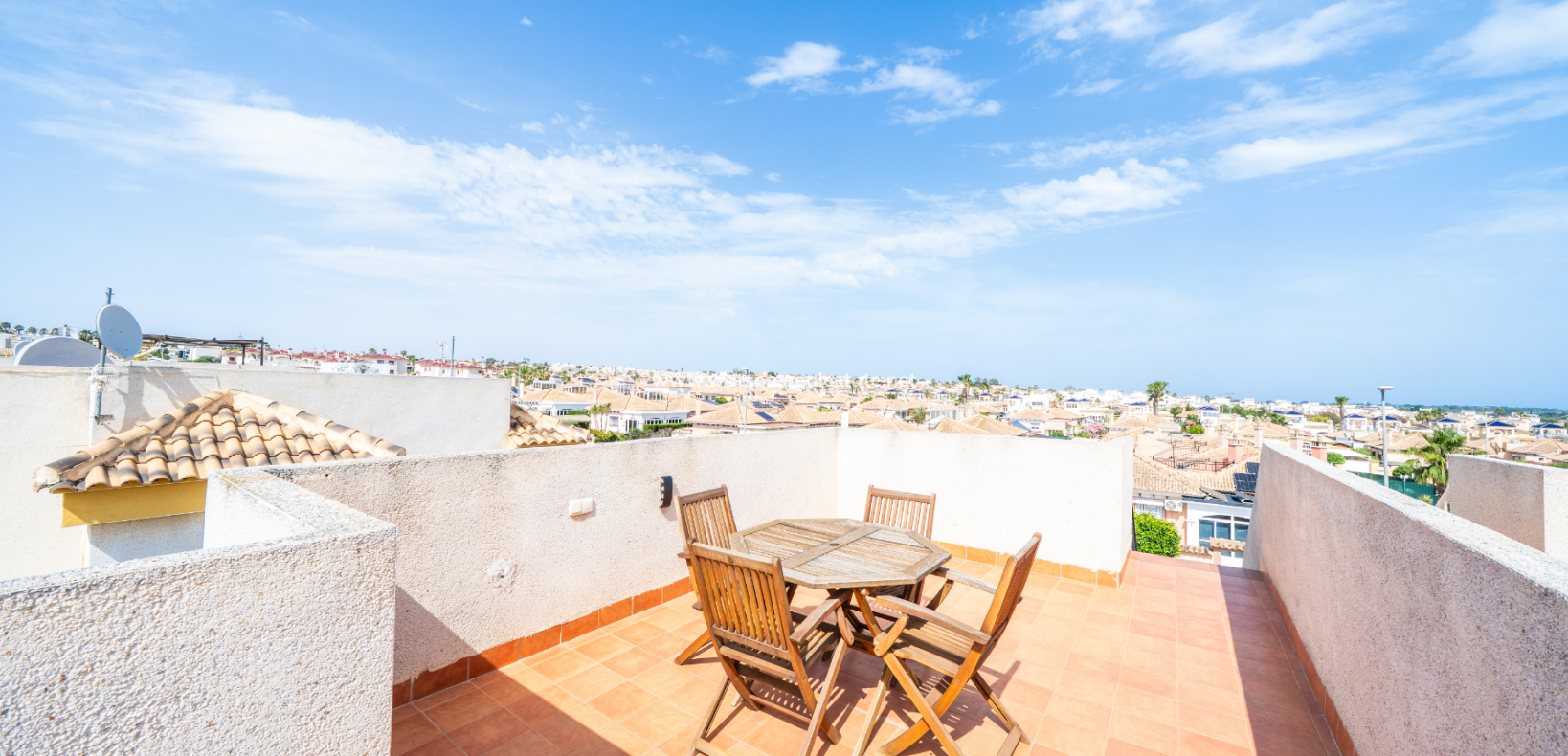 Resale - Semi-Detached - Urb. La Marina