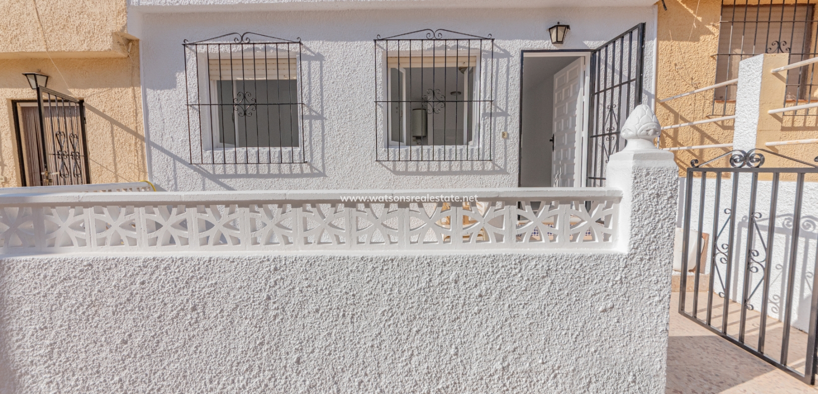 Resale - Terraced - Urb. La Marina