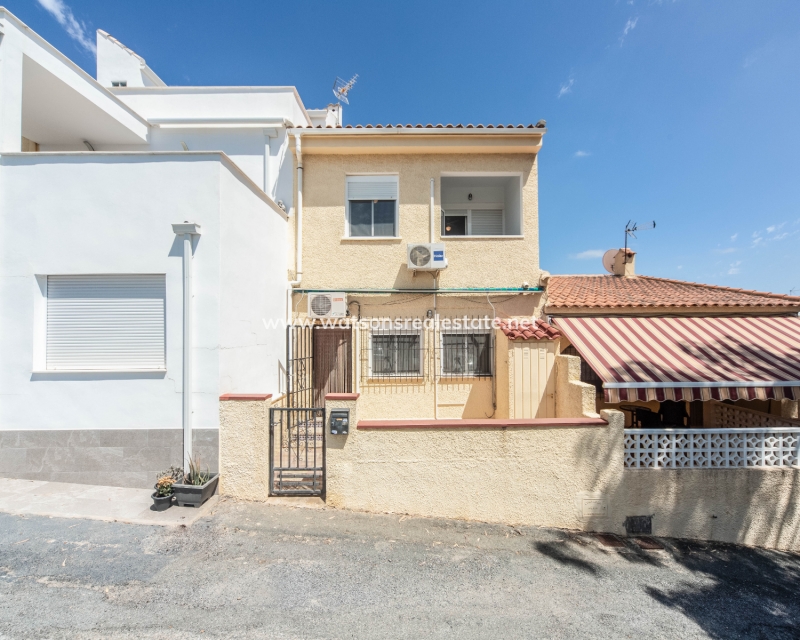 Resale - Terraced - Urb. La Marina