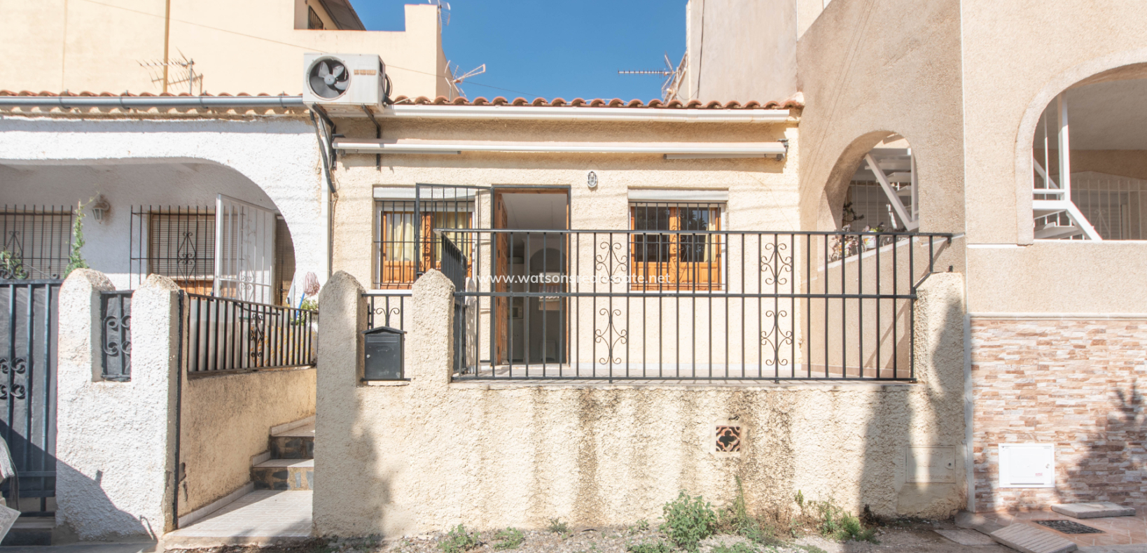 Resale - Terraced - Urb. La Marina