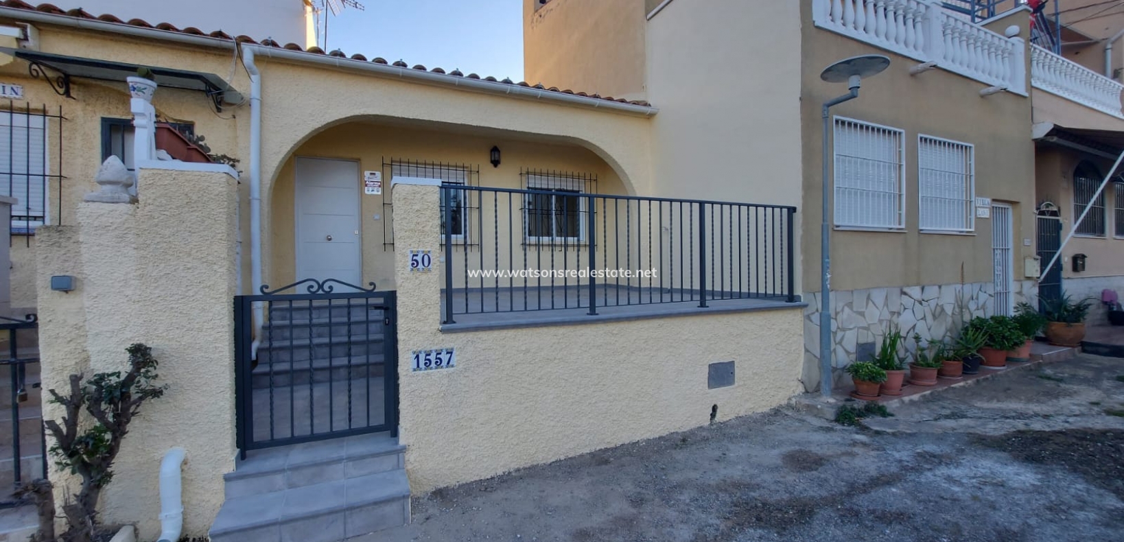 Resale - Terraced - Urb. La Marina