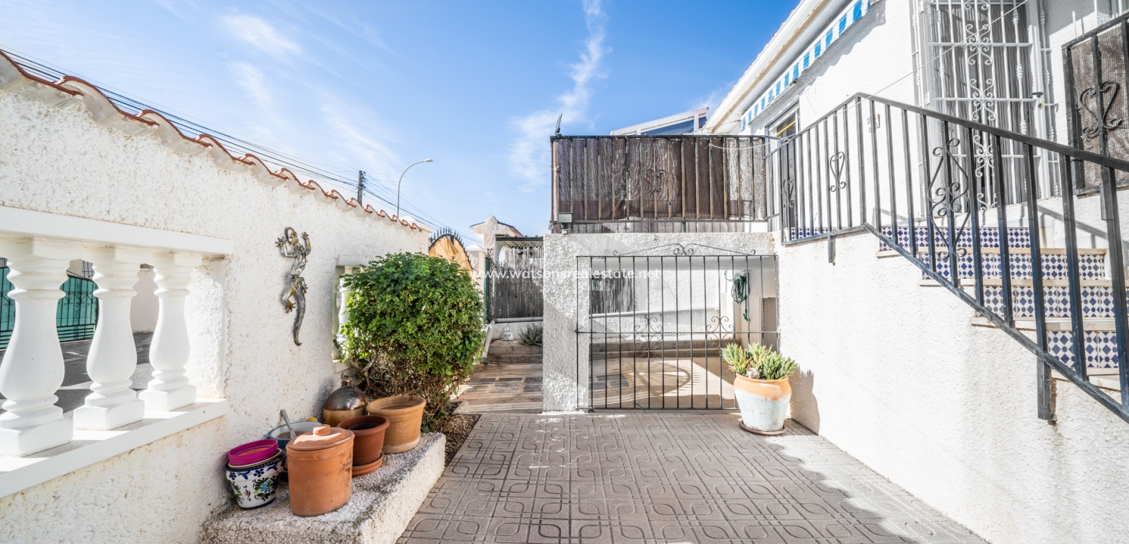 Resale - Terraced - Urb. La Marina