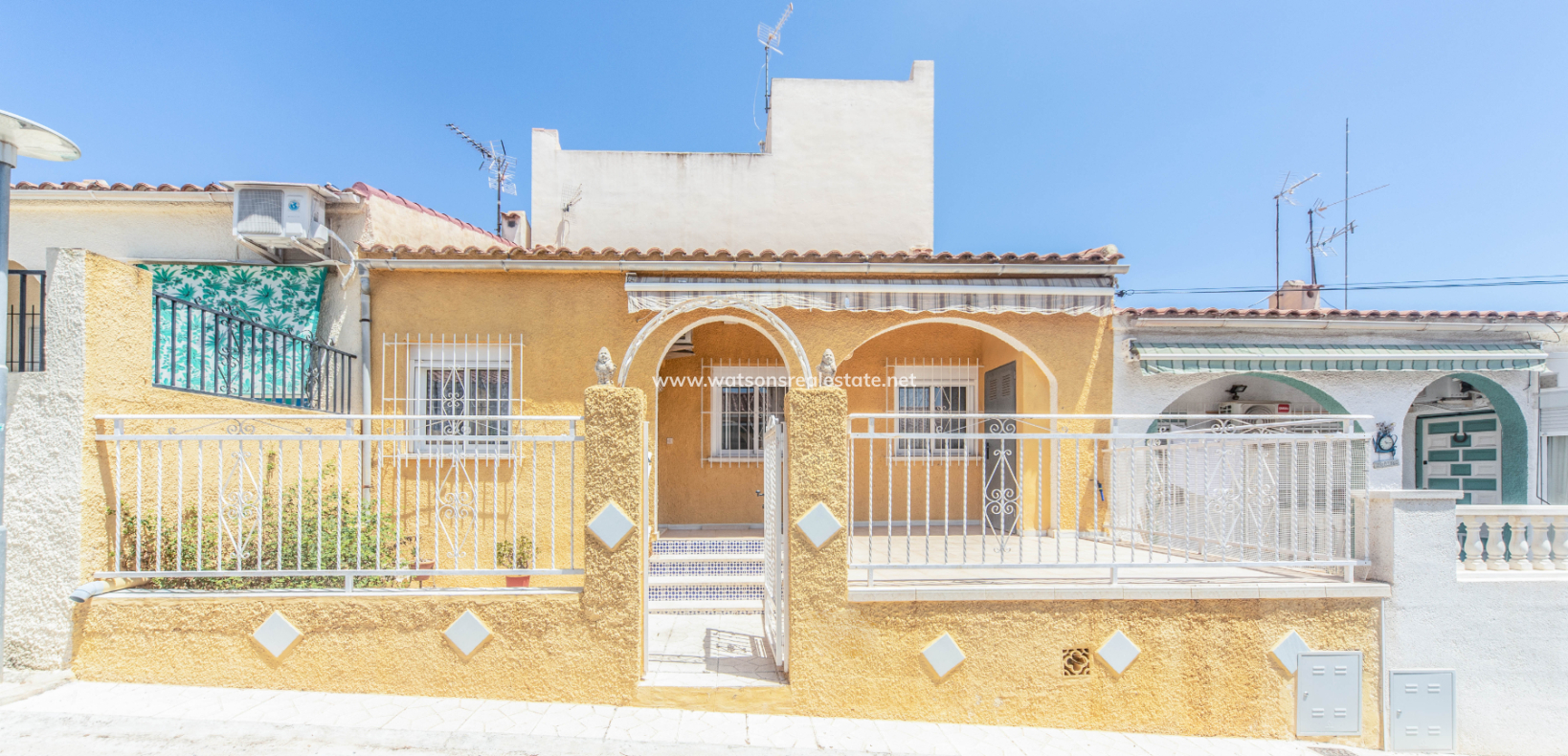 Resale - Terraced - Urb. La Marina